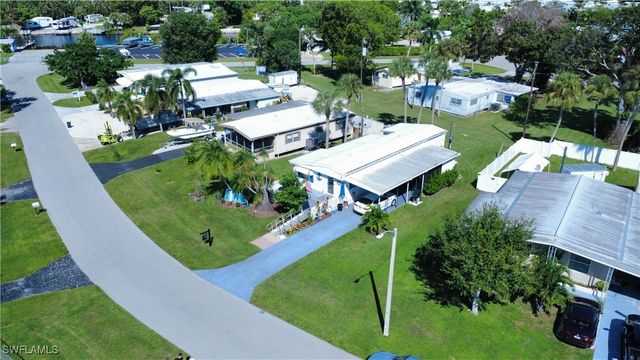 20 Derhenson DR, Naples, FL 34114