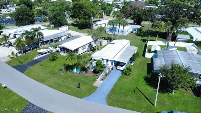 20 Derhenson DR, Naples, FL 34114