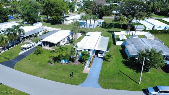 20 Derhenson DR, Naples, FL 34114