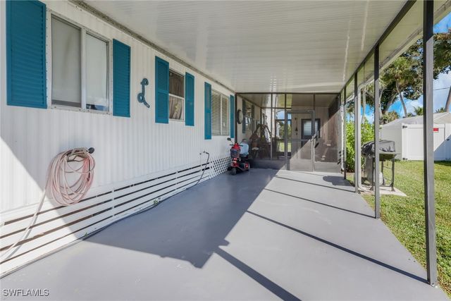 20 Derhenson DR, Naples, FL 34114