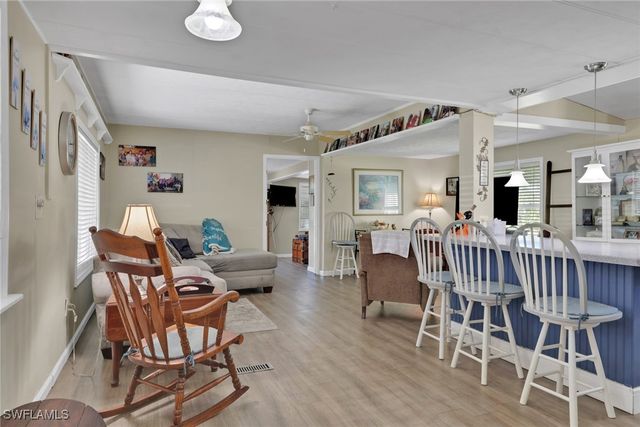 20 Derhenson DR, Naples, FL 34114