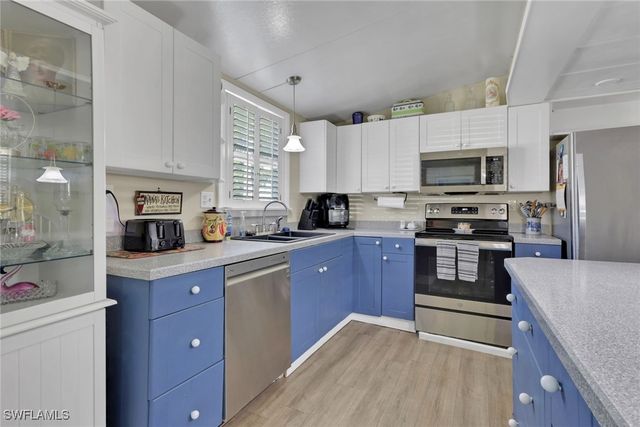 20 Derhenson DR, Naples, FL 34114