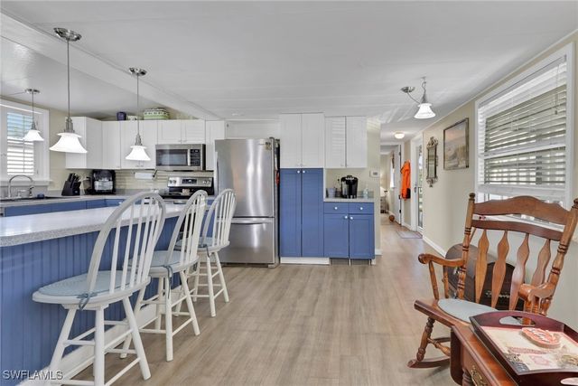 20 Derhenson DR, Naples, FL 34114