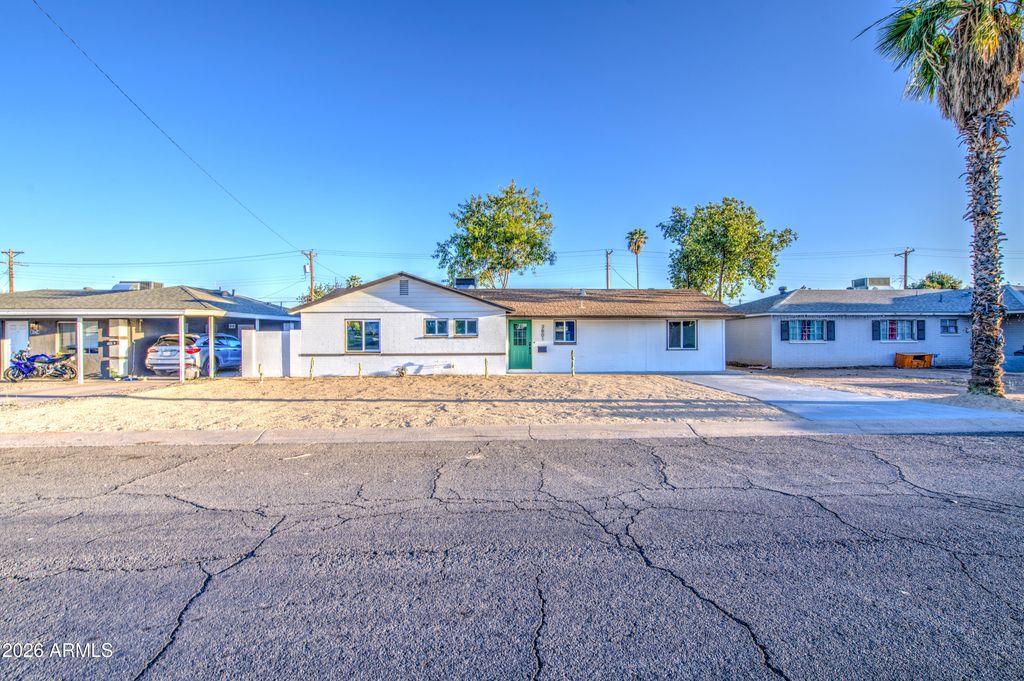 3801 W MONTEBELLO Avenue, Phoenix, AZ 85019 — photo 2