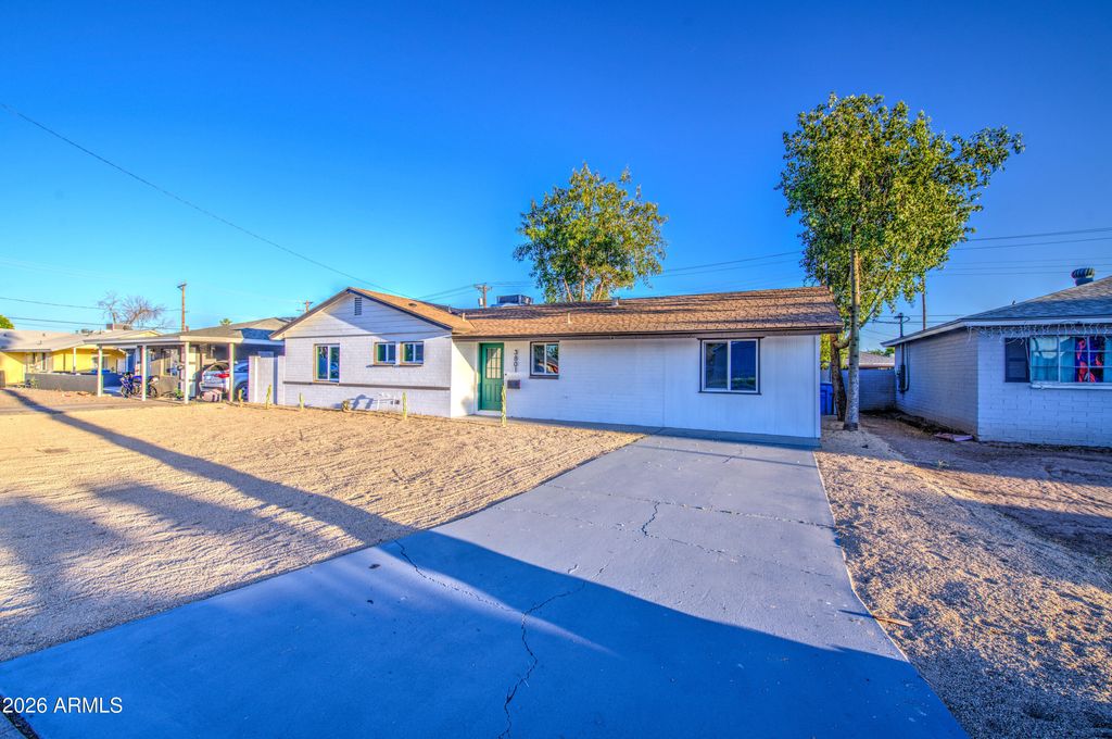 3801 W MONTEBELLO Avenue, Phoenix, AZ 85019 — photo 4
