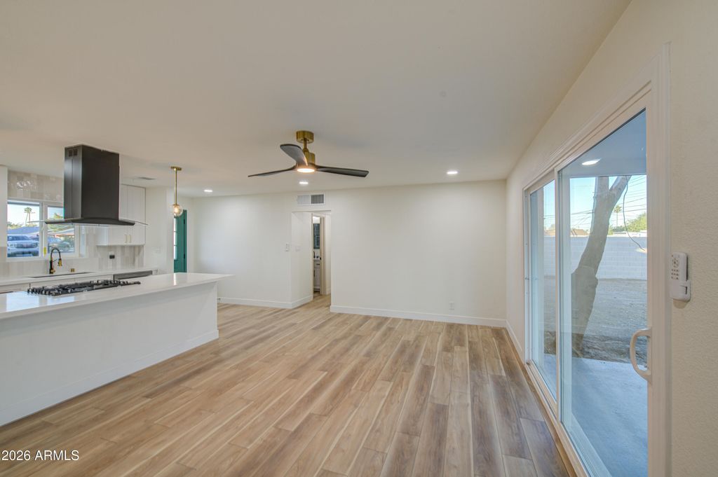 3801 W MONTEBELLO Avenue, Phoenix, AZ 85019 — photo 5