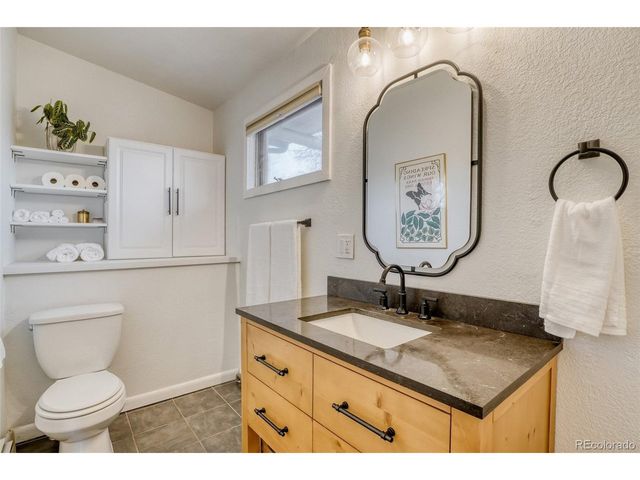 850 Holland St, Lakewood, CO 80215