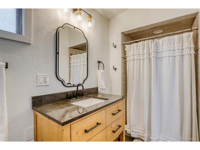 850 Holland St, Lakewood, CO 80215