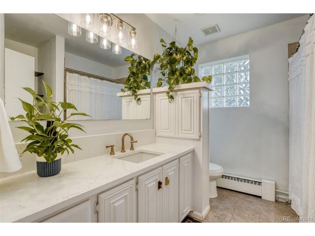 850 Holland St, Lakewood, CO 80215