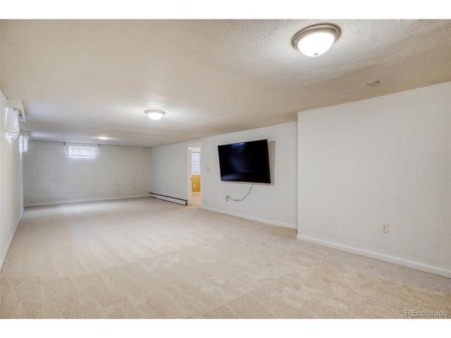 850 Holland St, Lakewood, CO 80215