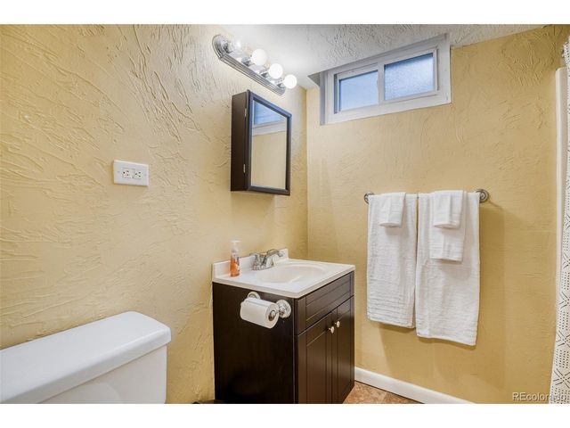 850 Holland St, Lakewood, CO 80215