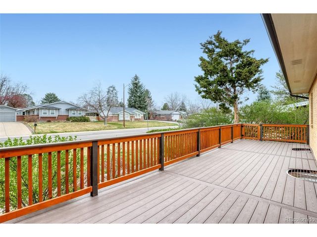 850 Holland St, Lakewood, CO 80215