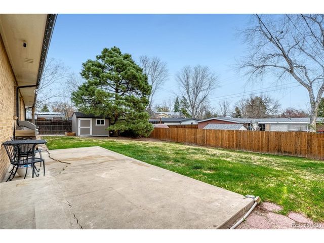 850 Holland St, Lakewood, CO 80215