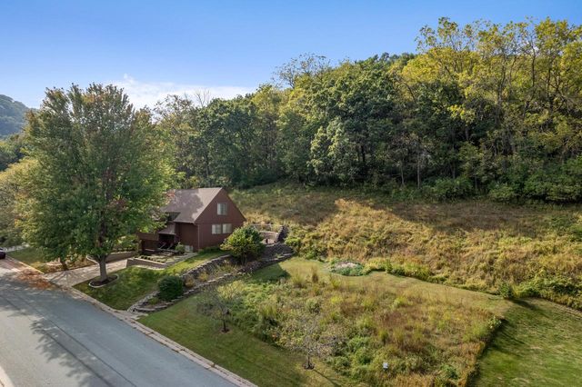 368 Dresser DRIVE, Winona, MN 55987