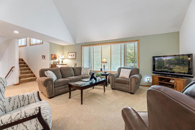 368 Dresser DRIVE, Winona, MN 55987