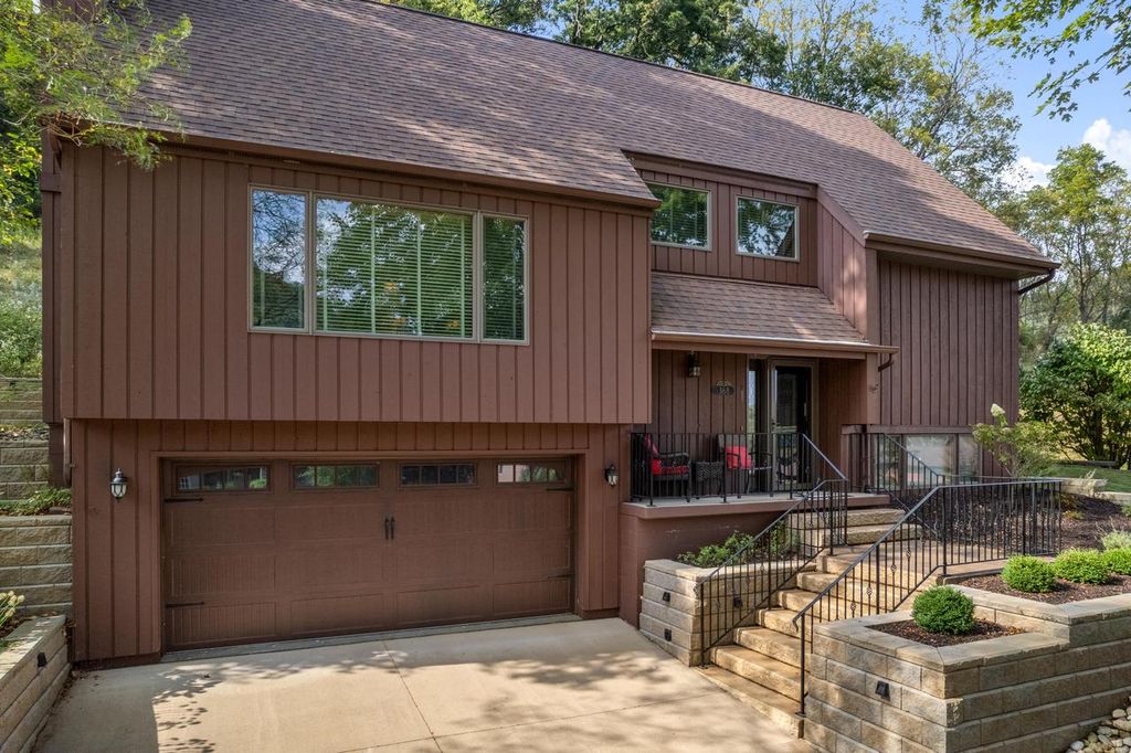 368 Dresser DRIVE, Winona, MN 55987