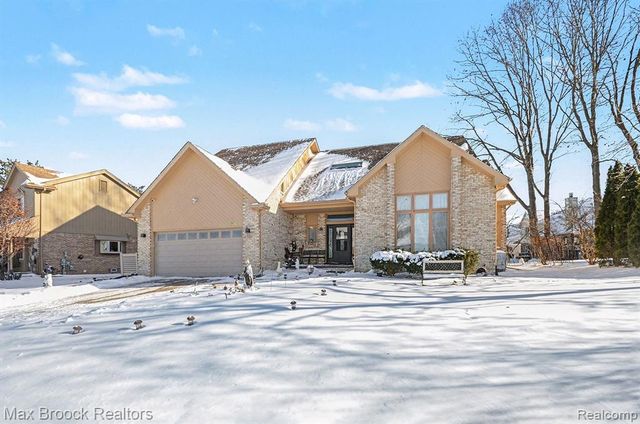 31281 Country Ridge Circle, Farmington Hills, MI 48331