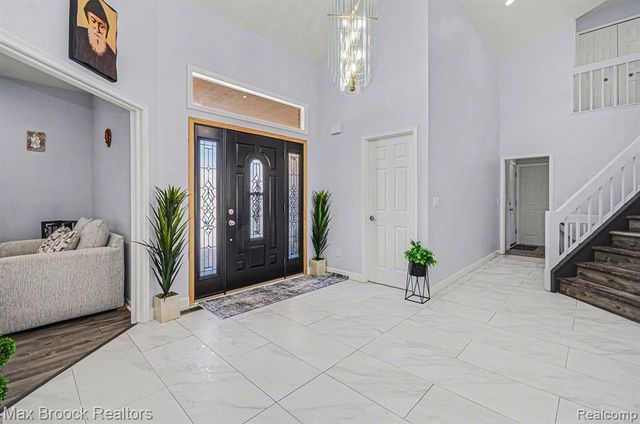 31281 Country Ridge Circle, Farmington Hills, MI 48331