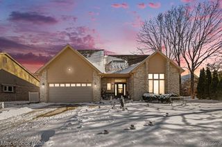 31281 Country Ridge Circle, Farmington Hills, MI 48331