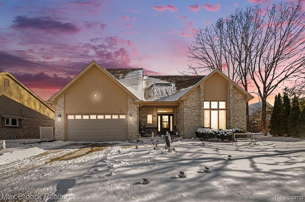 31281 Country Ridge Circle, Farmington Hills, MI 48331