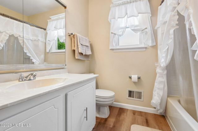 7 Stowe Lane, Howell, NJ 07731