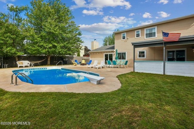7 Stowe Lane, Howell, NJ 07731