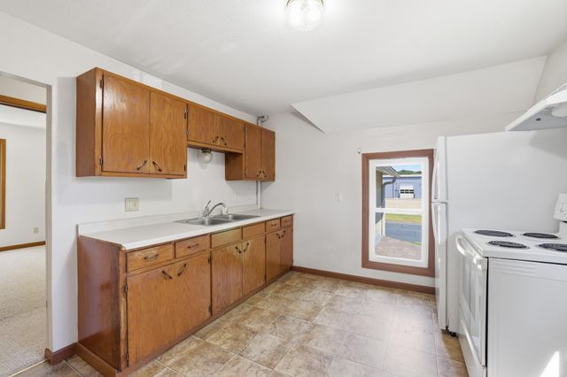 585 S Wasson Lane, River Falls, WI 54022
