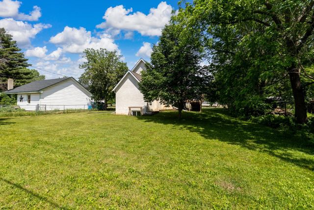 585 S Wasson Lane, River Falls, WI 54022