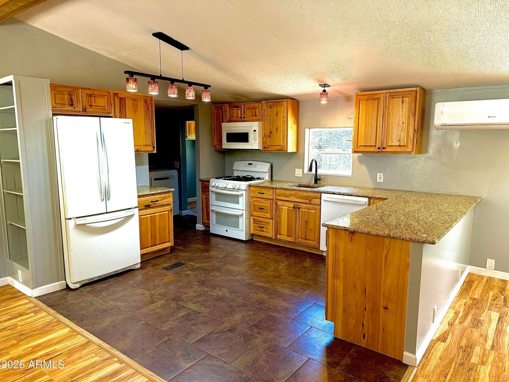 Image 6 of property listing at 1406 N MATTERHORN Road, Payson, AZ 85541
