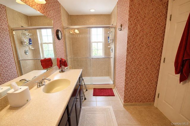 727 Balfour Place, Melville, NY 11747