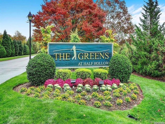 727 Balfour Place, Melville, NY 11747