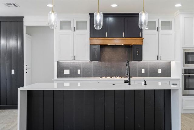 3308 Sage Brush Place, Yukon, OK 73099