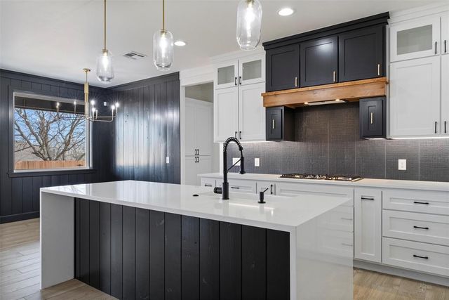 3308 Sage Brush Place, Yukon, OK 73099