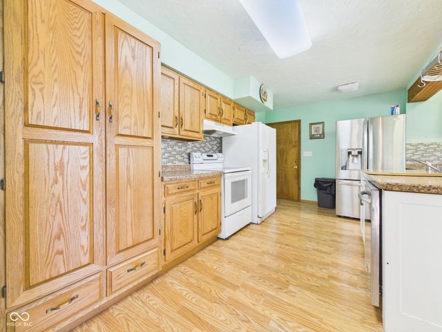 5433 W 8th Street, Anderson, IN 46011