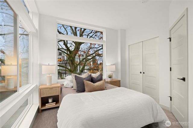 7005 9th Avenue NE, Seattle, WA 98115