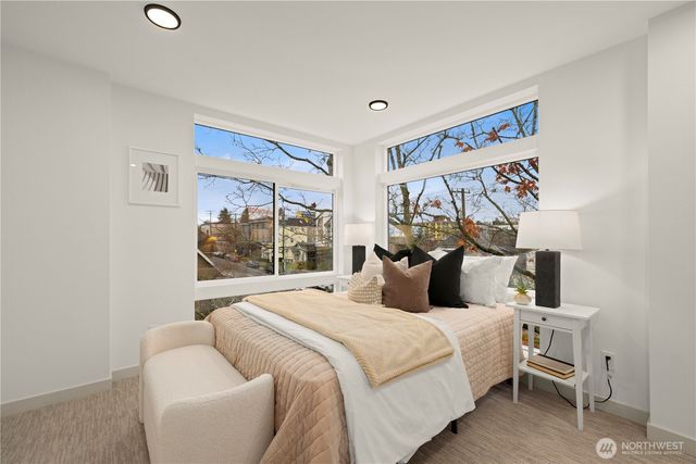 7005 9th Avenue NE, Seattle, WA 98115