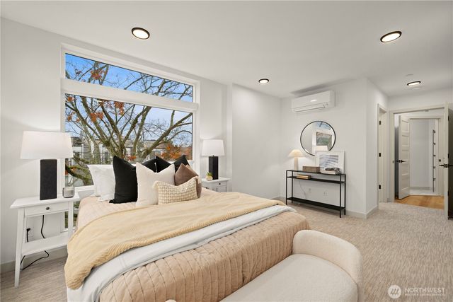 7005 9th Avenue NE, Seattle, WA 98115