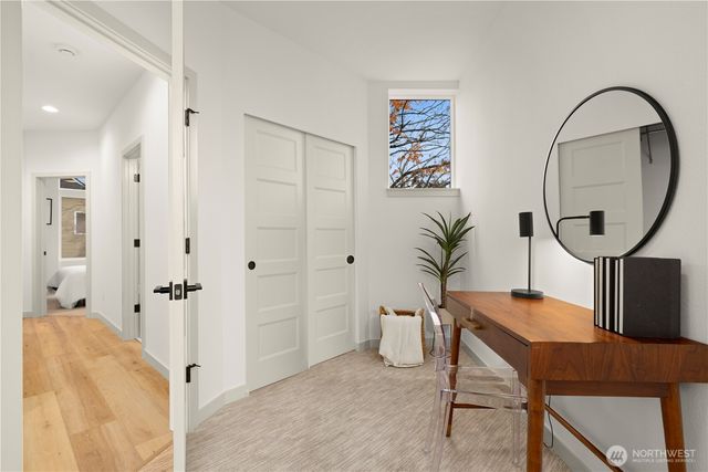 7005 9th Avenue NE, Seattle, WA 98115