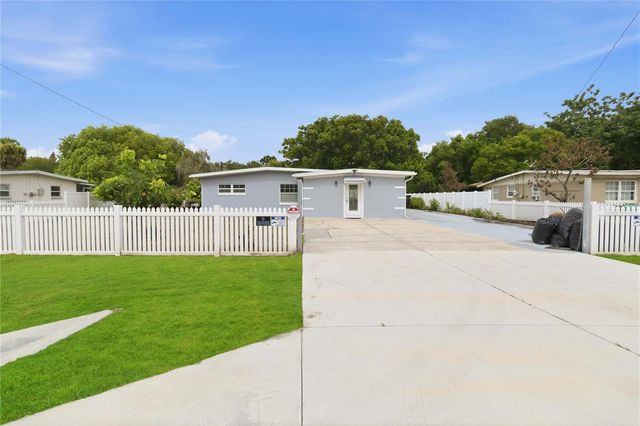 8304 DOT LANE, Orlando, FL 32809