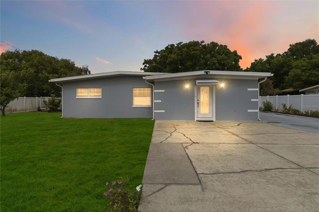 8304 DOT LANE, Orlando, FL 32809