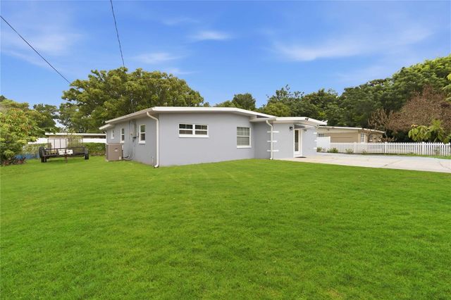 8304 DOT LANE, Orlando, FL 32809