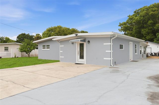 8304 DOT LANE, Orlando, FL 32809
