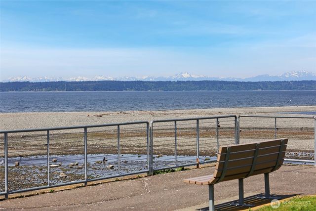 20604 4th Avenue S, Des Moines, WA 98198