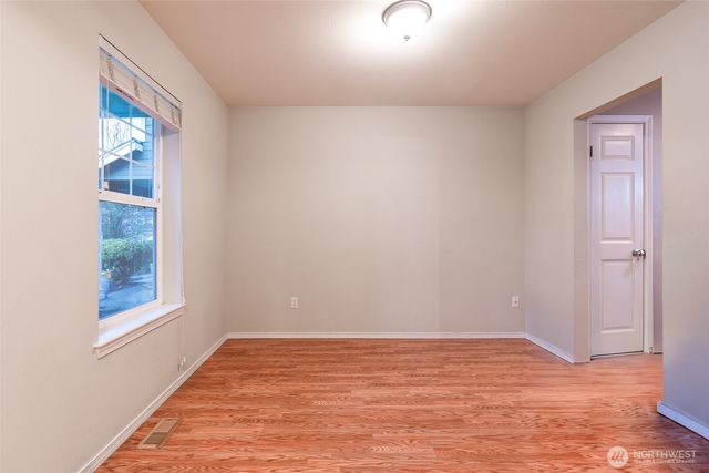 12717 E 166th Street Court E, Puyallup, WA 98374