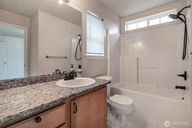 12717 E 166th Street Court E, Puyallup, WA 98374