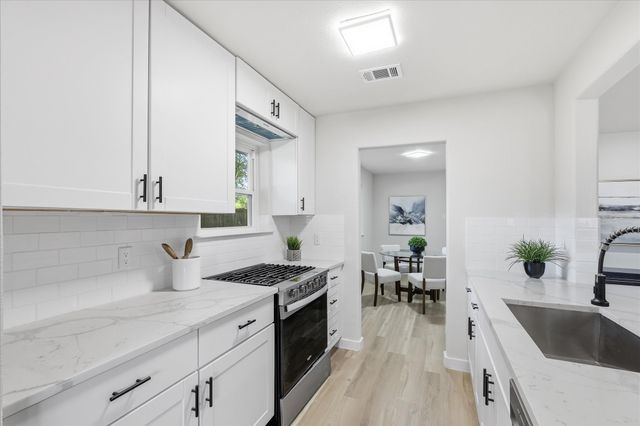 419 Summit Drive, Richardson, TX 75081