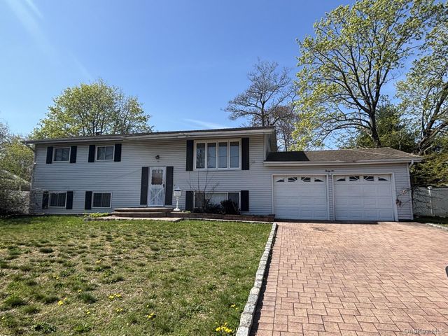 36 Clearview Drive, Wyandanch, NY 11798