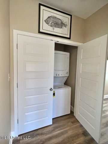8716 W Simmons Bayou Drive, Ocean Springs, MS 39564