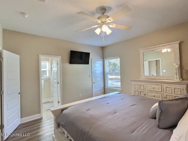 8716 W Simmons Bayou Drive, Ocean Springs, MS 39564