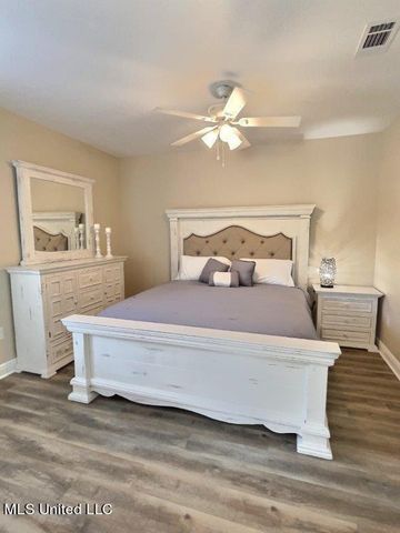 8716 W Simmons Bayou Drive, Ocean Springs, MS 39564